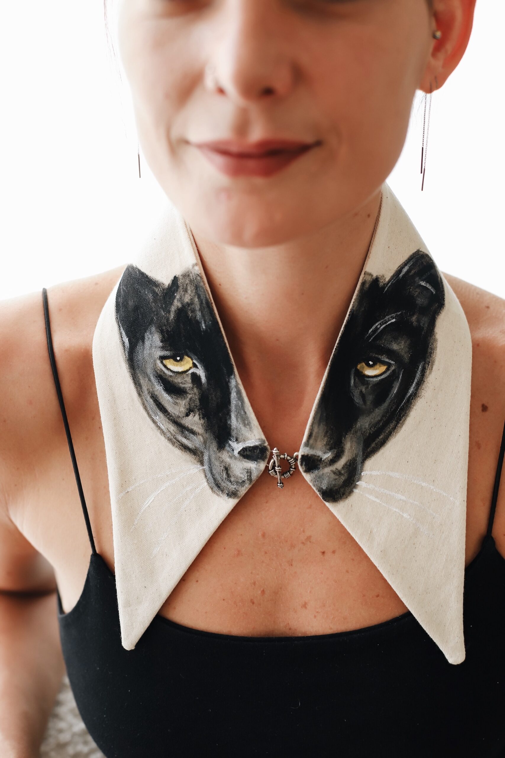 LongJudgePanther designed by painting artist. It is an art accessory with animal figure pattern organic cotton